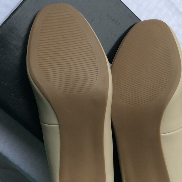 New Direction Vanilla Morgan Heels NWOT - Picture 8 of 8